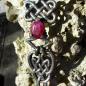Preview: lange keltische Knotenkette mit Tassel und Rubin