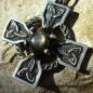 Preview: Keltisches Kreuz mit Sternsaphir und handgearbeiteten Kettengliedern