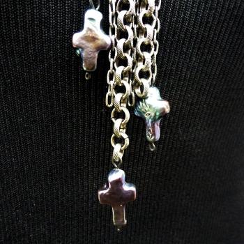 Tassel Collier mit keltischen Knoten und Rubin