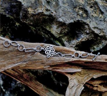 Armband im keltischen Stil mit Quadratknoten