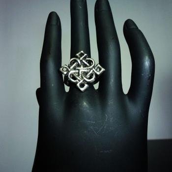 keltischer Ring mit Quadratknoten