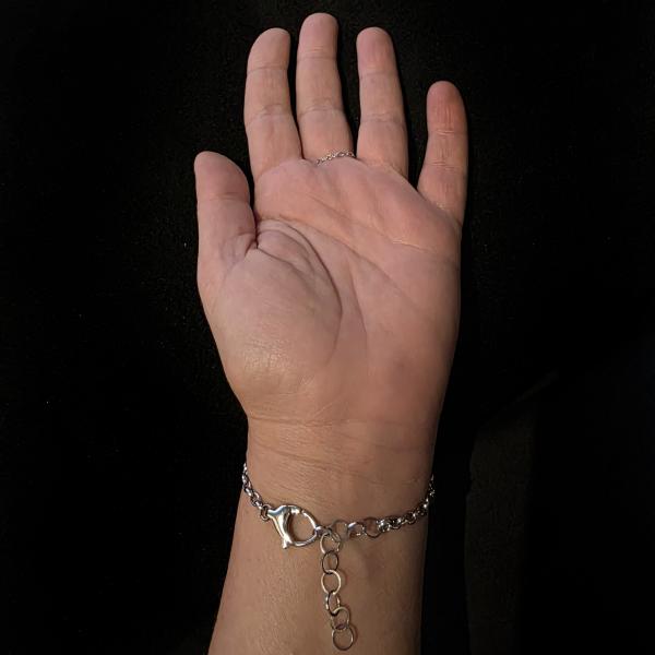 Handschmuck aus Edelstahl mit echtem Stein