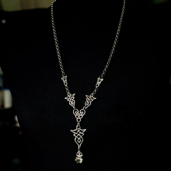 Lange Kette im celticstyle Design mit Citrin