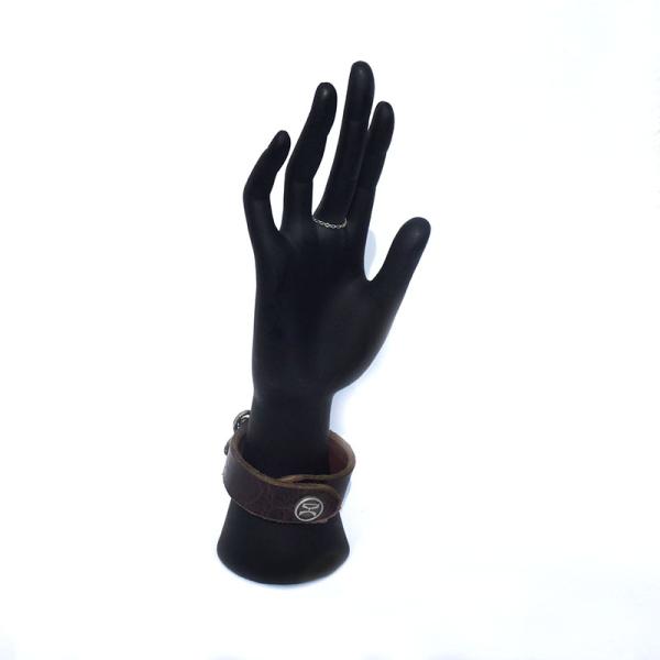 Handschmuck, Lederarmband mit keltischem Blumenknoten und Smaragd