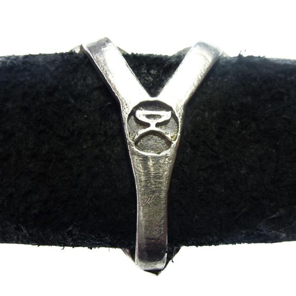breites Lederarmband mit keltischem Herzknoten